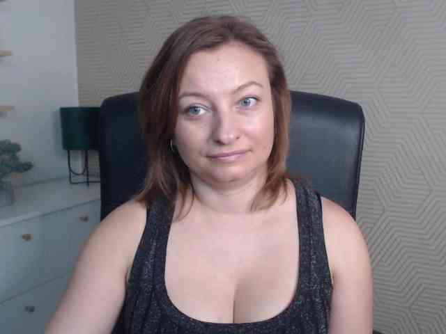 angelaLove13 webcam
