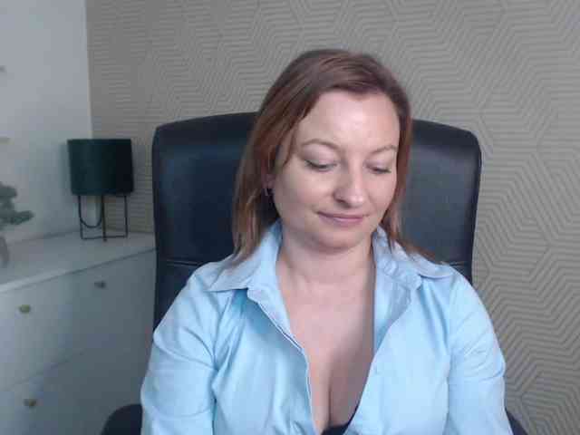 angelaLove13 webcam