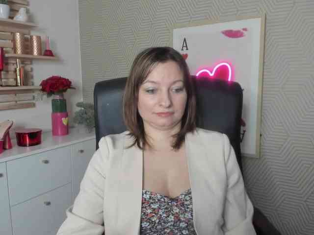 angelaLove13 webcam