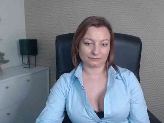 angelaLove13 webcam