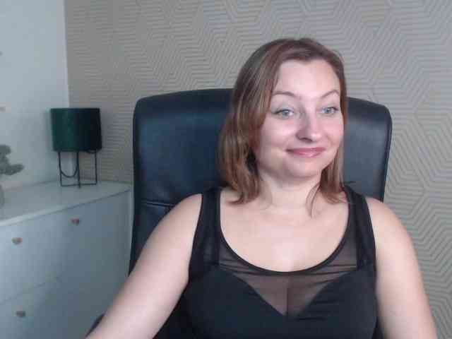 angelaLove13 webcam