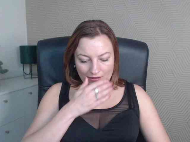 angelaLove13 webcam
