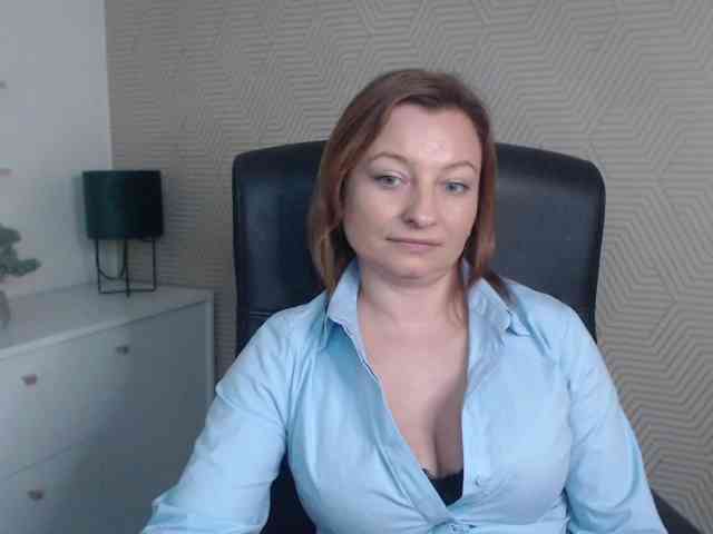 angelaLove13 webcam