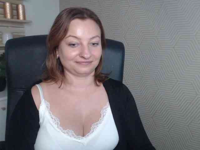 angelaLove13 webcam