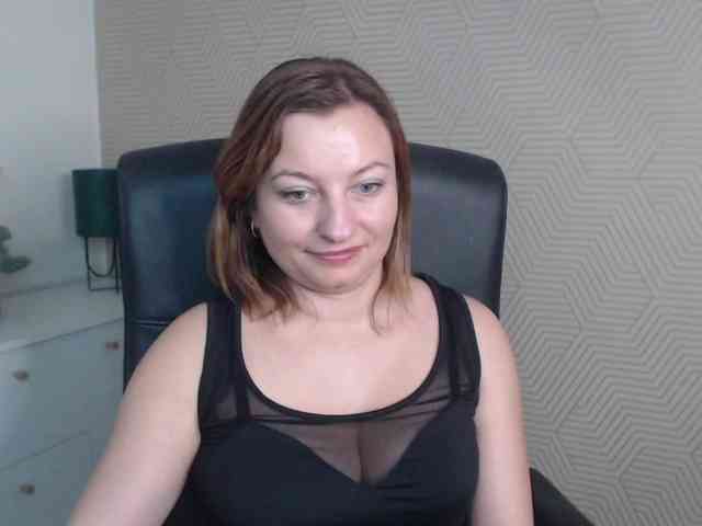 angelaLove13 webcam