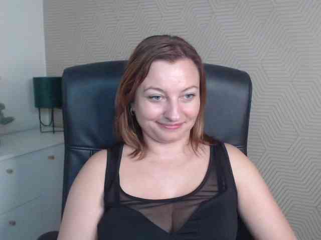 angelaLove13 webcam