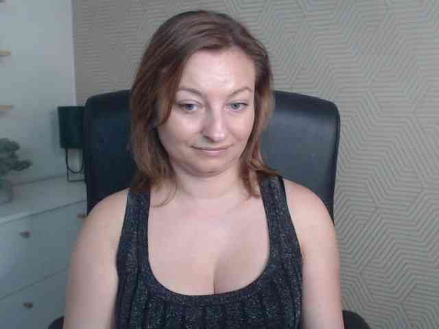 angelaLove13 webcam