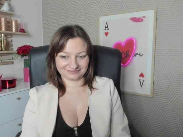 angelaLove13 webcam