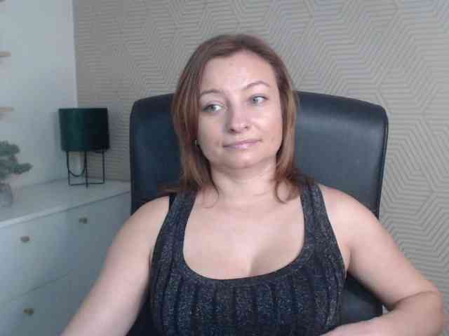 angelaLove13 webcam