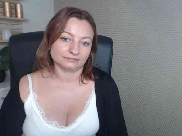 angelaLove13 webcam