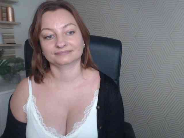angelaLove13 webcam
