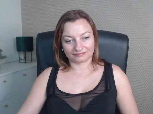angelaLove13 webcam