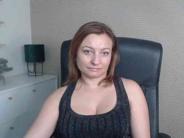 angelaLove13 webcam