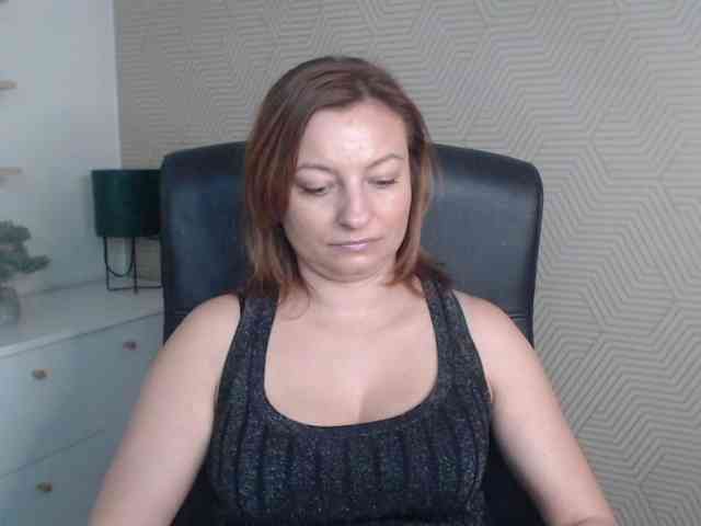 angelaLove13 webcam