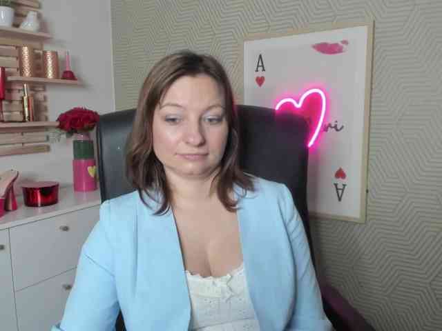 angelaLove13 webcam