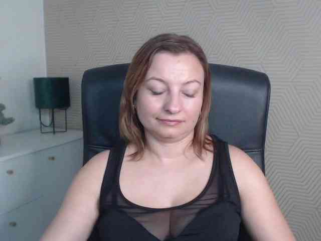 angelaLove13 webcam
