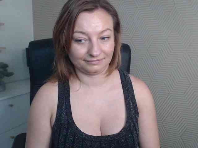 angelaLove13 webcam