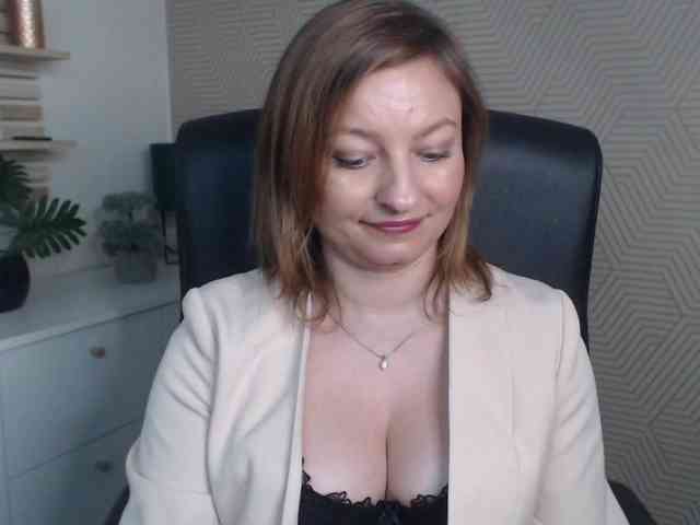 angelaLove13 webcam