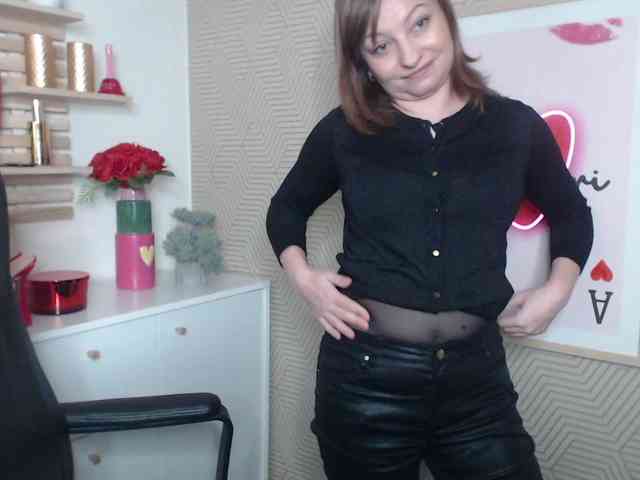 angelaLove13 Live Webcam on BongaCams