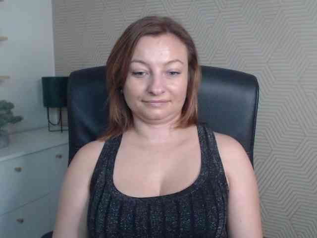 angelaLove13 webcam