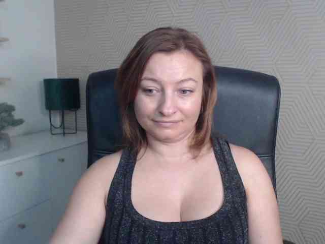 angelaLove13 webcam