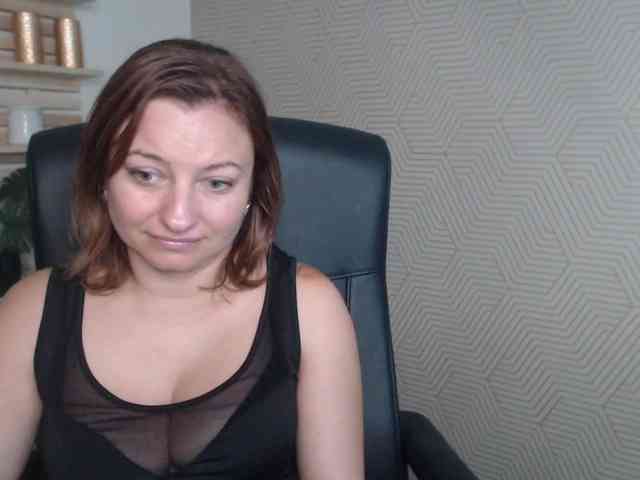 angelaLove13 webcam