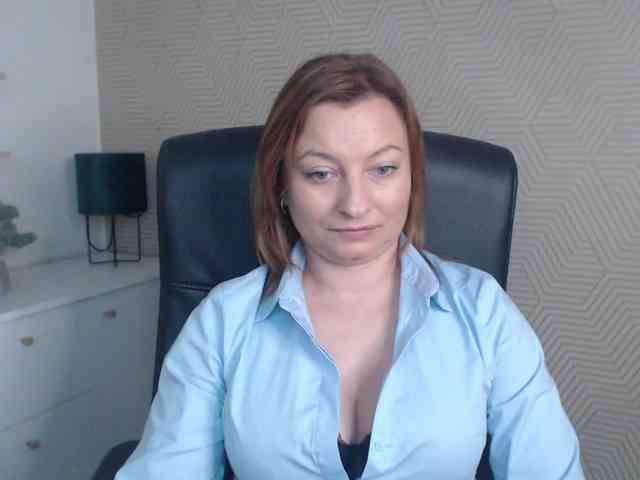 angelaLove13 webcam