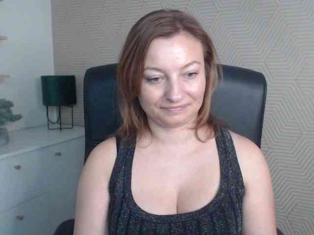 angelaLove13 webcam