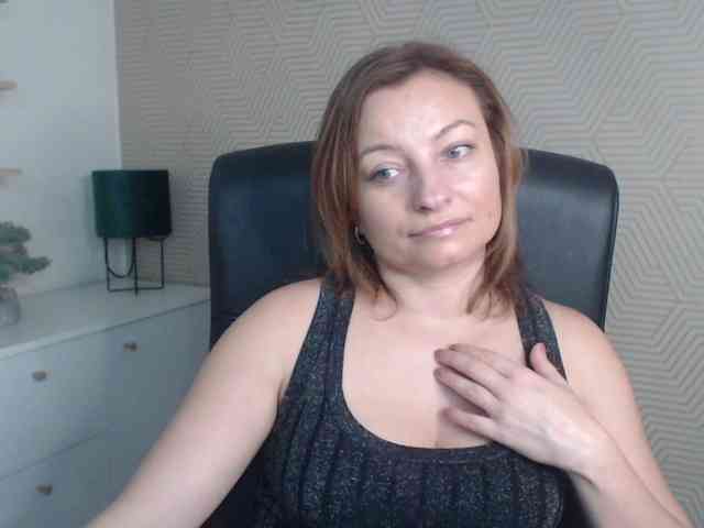 angelaLove13 webcam