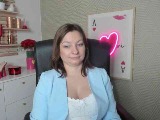 angelaLove13 webcam