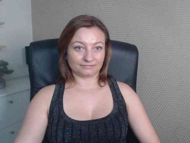 angelaLove13 webcam