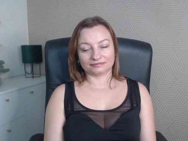 angelaLove13 webcam