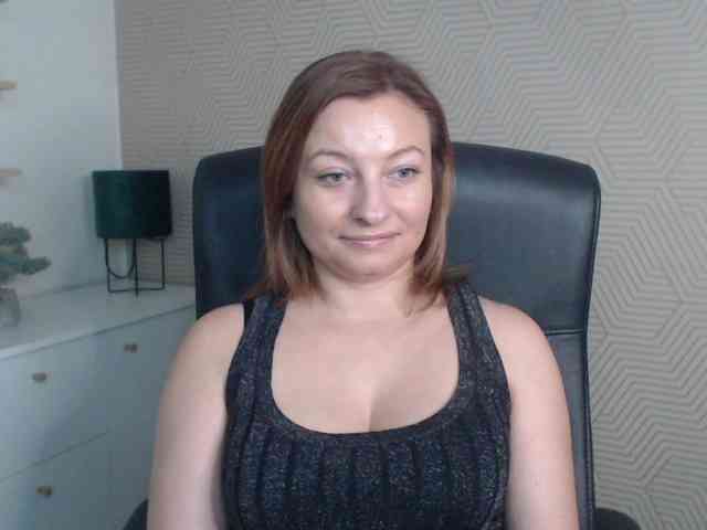 angelaLove13 webcam