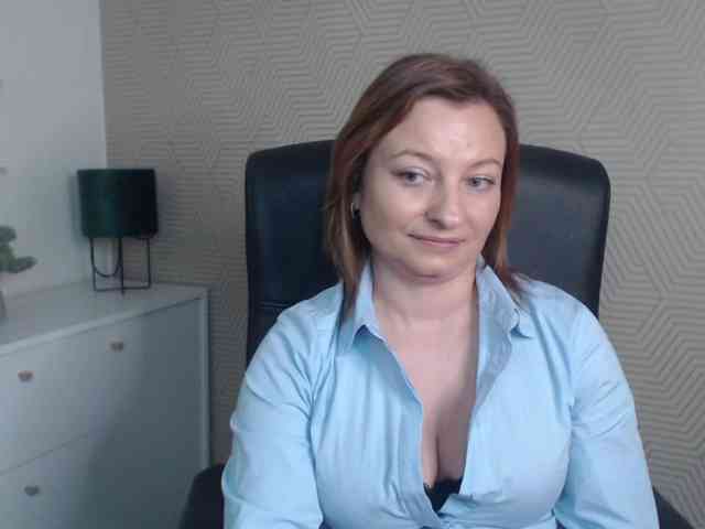 angelaLove13 webcam