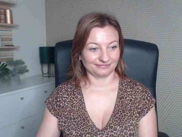 angelaLove13 webcam
