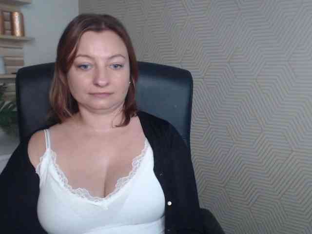 angelaLove13 webcam