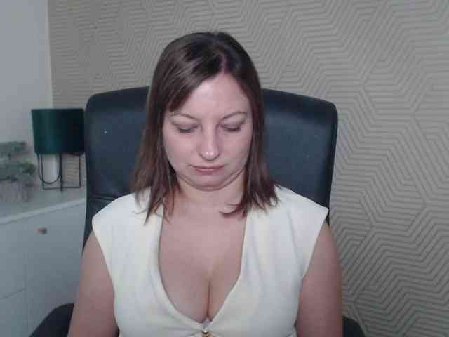 angelaLove13 webcam