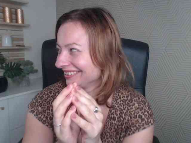 angelaLove13 webcam