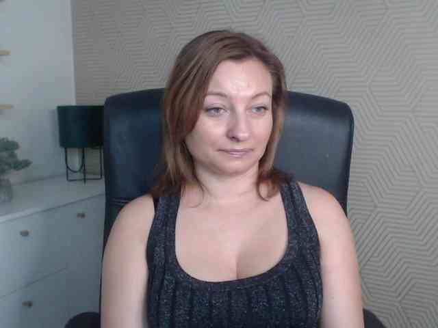 angelaLove13 webcam