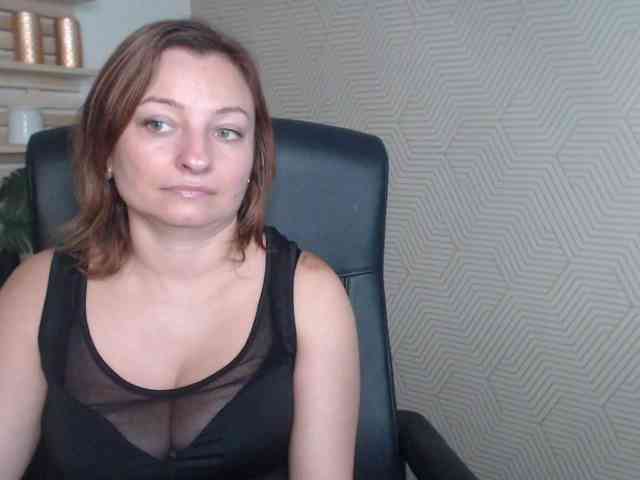 angelaLove13 webcam