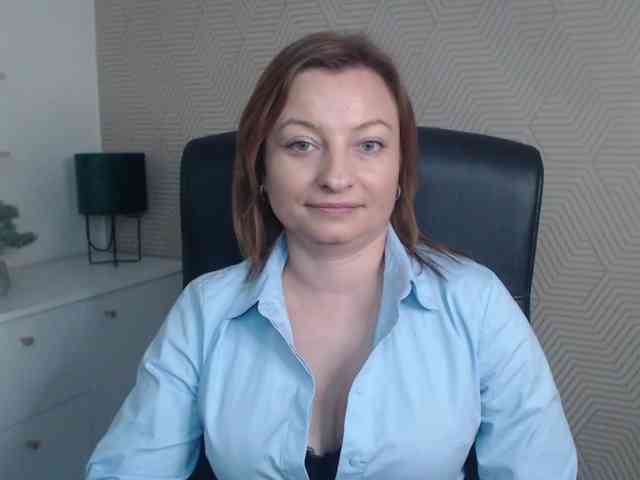 angelaLove13 webcam