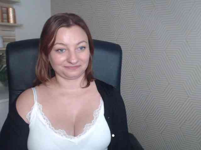 angelaLove13 webcam