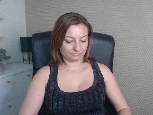 angelaLove13 webcam