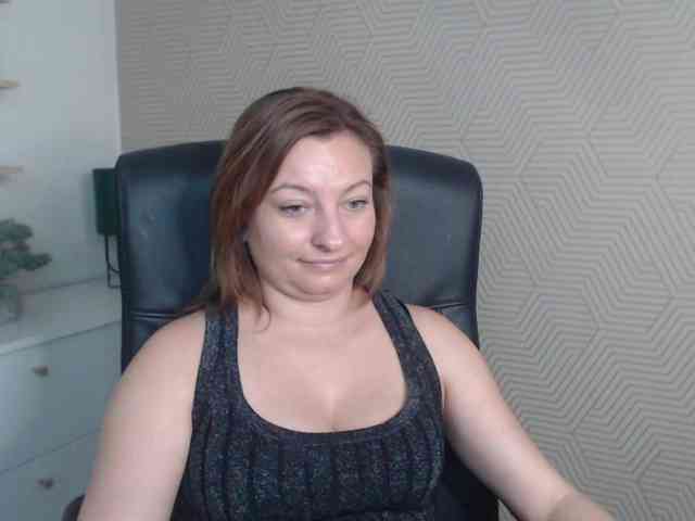 angelaLove13 webcam