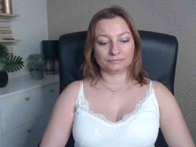 angelaLove13 webcam