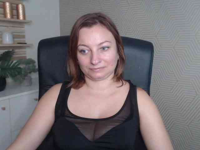 angelaLove13 webcam