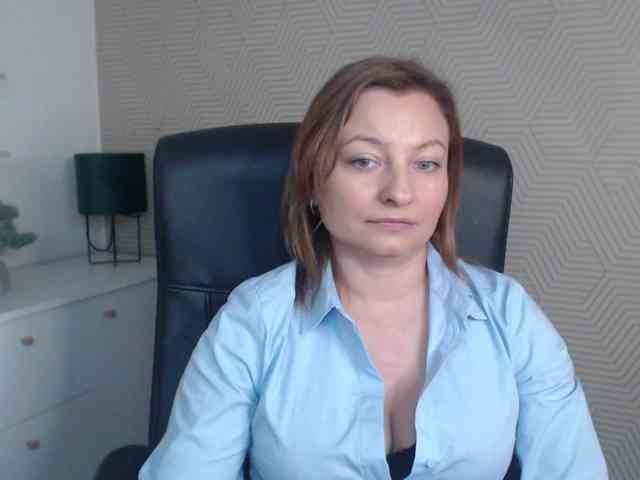 angelaLove13 webcam