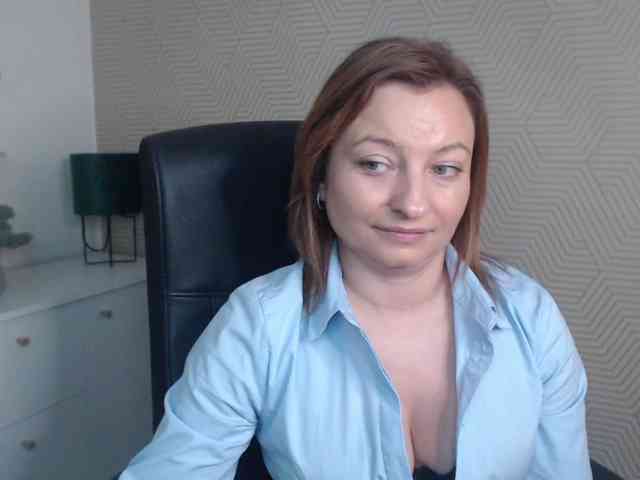 angelaLove13 webcam