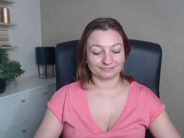 angelaLove13 webcam