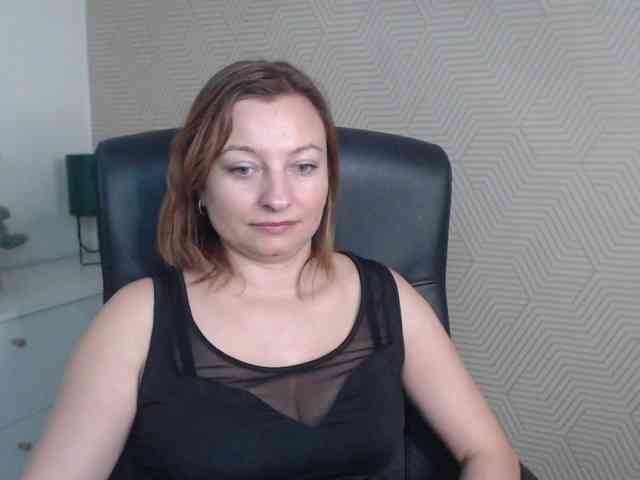 angelaLove13 webcam